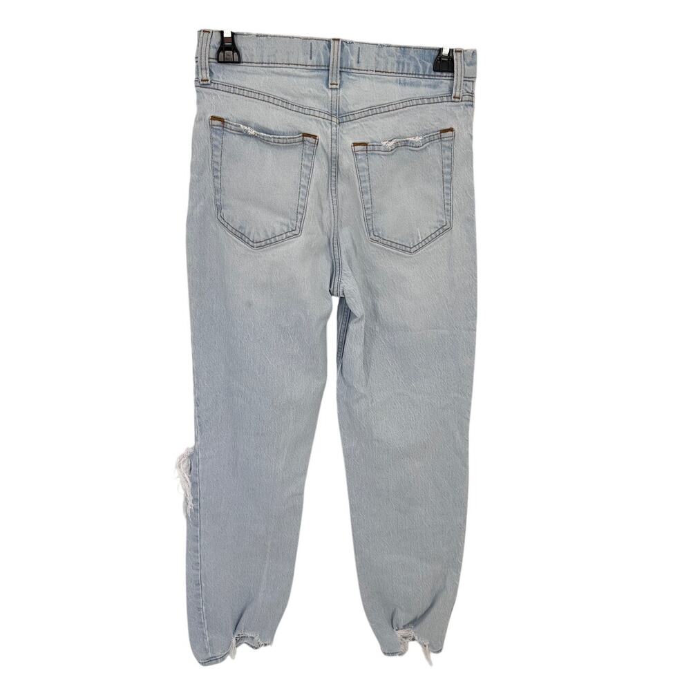 ABERCROMBIE & FITCH The 90's Straight Ultra High Rise Distressed Jean //. 4 - Picture 7 of 8